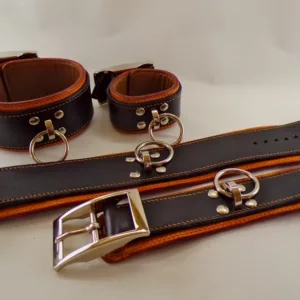 Ensemble menottes et liens de chevilles