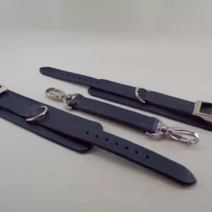 Menottes en cuir bleu / Bdsm leather handcuffs