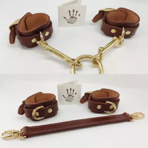 Ensemble menottes et chevilles Bdsm "noisette" / Chestnut leather bdsm cuffs set